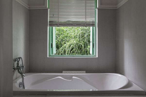 Fiberglass Tub Installation in Brecksville